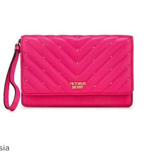 VS Studded V-Quilt Tech Clutch